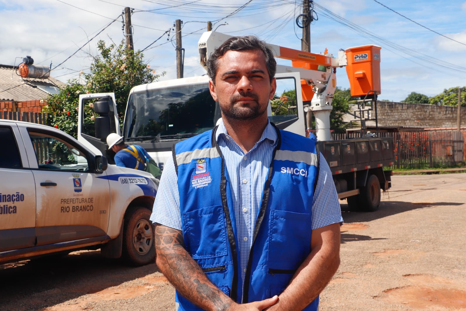 Segundo o diretor de Iluminação Pública, Kalyl Leal, os serviços irão contemplar todos os setores da Cidade do Povo. (Foto: Marcos Araújo/Secom)