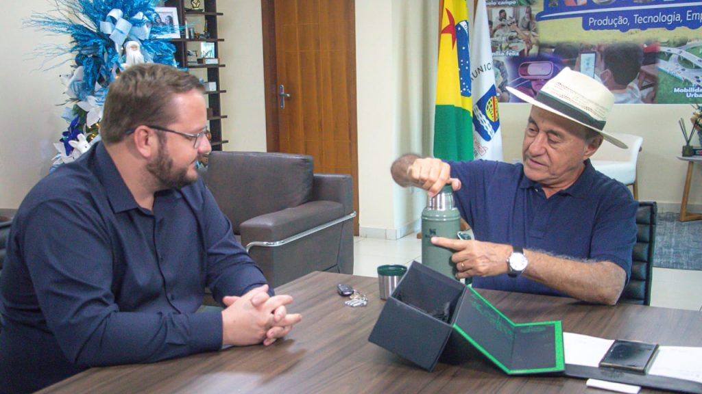 Prefeito de Rio Branco recebe gerente regional do Sicredi e reforça parceria institucional 9 Sicredi 6 e1767881792376