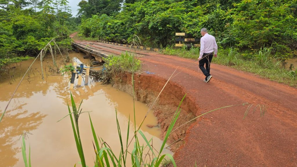 Prefeitura de Rio Branco realiza vistoria técnica em pontes de ramais afetados pelas chuvas de janeiro 2 Vistoria Tecnica Fotos Lucas Aguiar 5