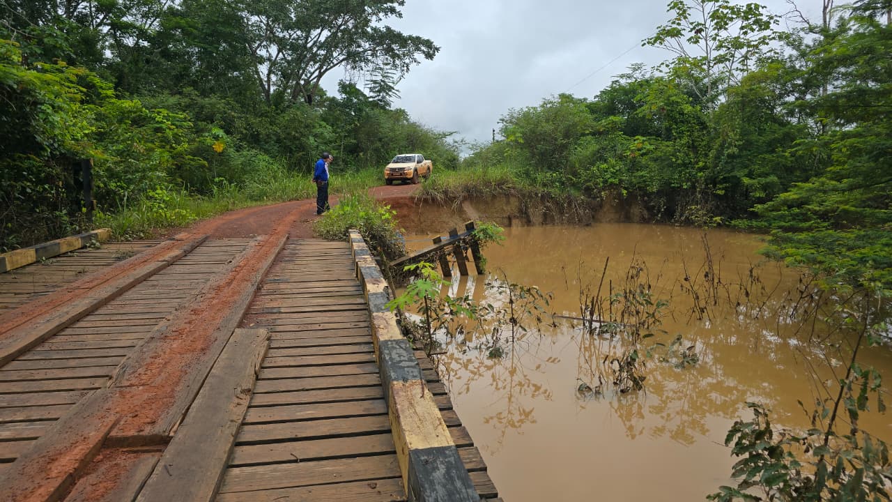 Foto da ponte sobre o rama Catuaba