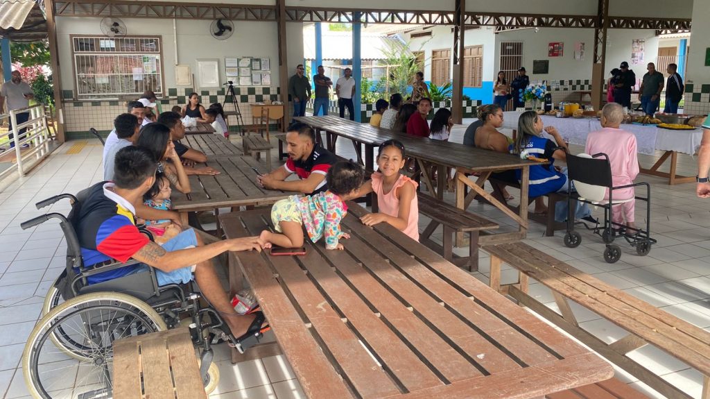 Prefeito de Rio Branco inicia 2026 com agenda voltada à limpeza da cidade pós-cheia e atendimento às famílias atingidas 1 atendimento as familias atingidas 14 e1767382053479