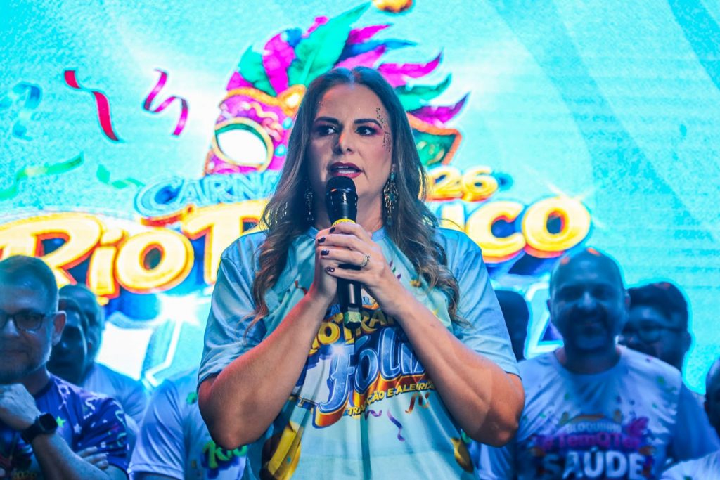 Com show pirotécnico, samba no pé e muita alegria Carnaval de Rio Branco é aberto oficialmente 4 1a NOITE DE CARNAVAL 13.02.26 M.A 10