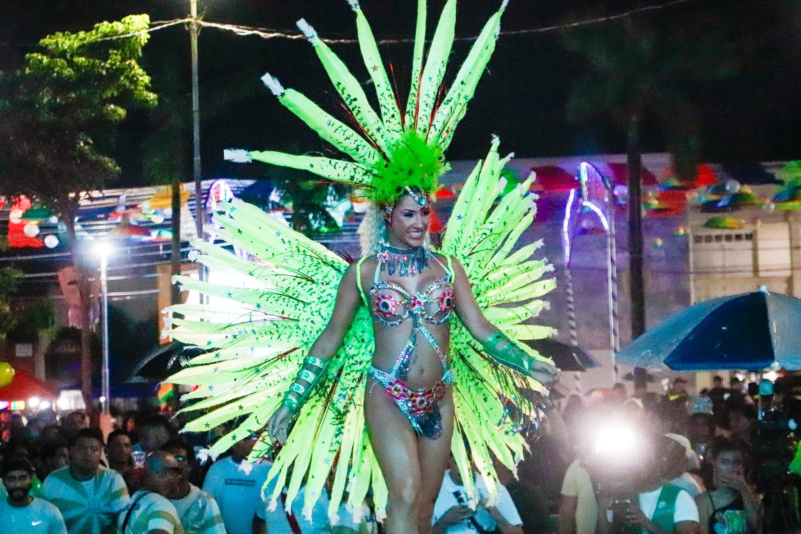 Rainha Trans e Rainha Gay são eleitas no segundo dia de folia na Praça da Revolução 22 2a NOITE CARNAVAL 2026 MA 14.02 1