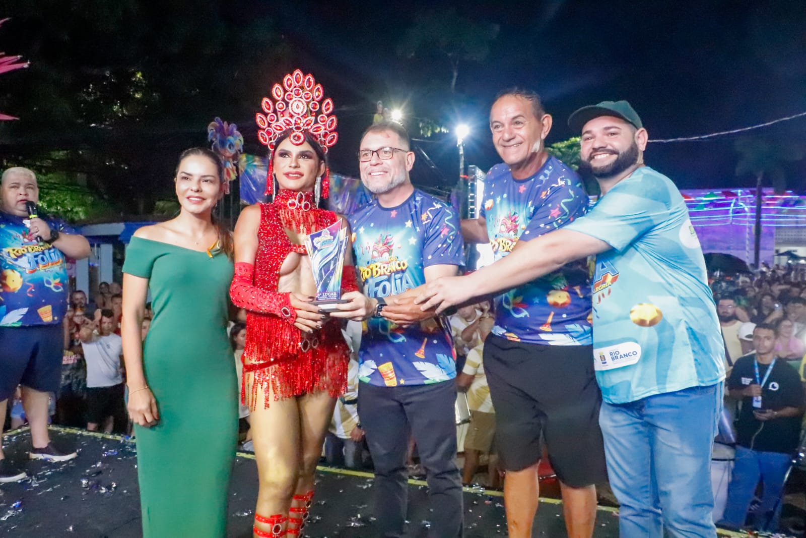 Rainha Trans e Rainha Gay são eleitas no segundo dia de folia na Praça da Revolução 19 2a NOITE CARNAVAL 2026 MA 14.02 11