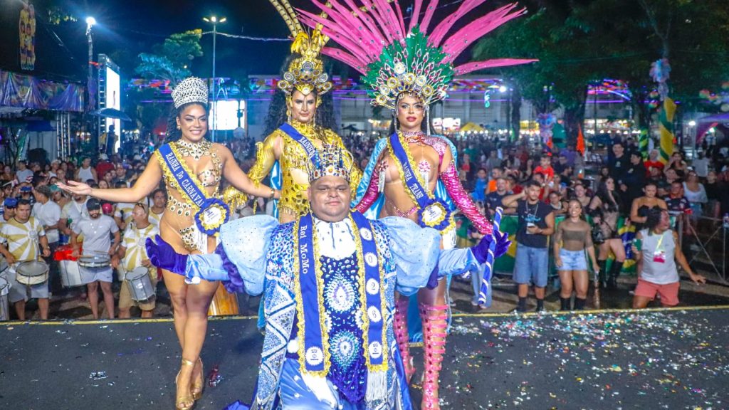 Rainha Trans e Rainha Gay são eleitas no segundo dia de folia na Praça da Revolução 2 2a NOITE CARNAVAL 2026 MA 14.02 18 e1771182819966