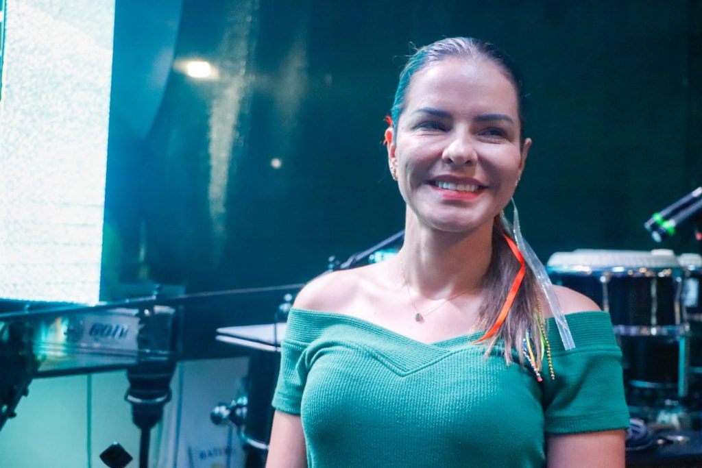 Rainha Trans e Rainha Gay são eleitas no segundo dia de folia na Praça da Revolução 4 2a NOITE CARNAVAL 2026 MA 14.02 23