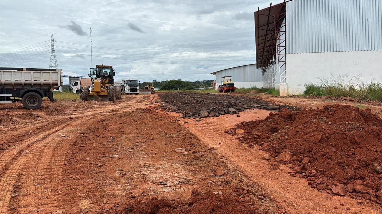 Prefeitura de Rio Branco intensifica obras de acesso ao galpão de beneficiamento de cereais 6 54e99786 3818 4ae9 bedc 39a0e3216927
