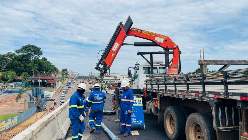 Iluminacao LED no Elevado Mamedio Bittar 3 e1770233908524