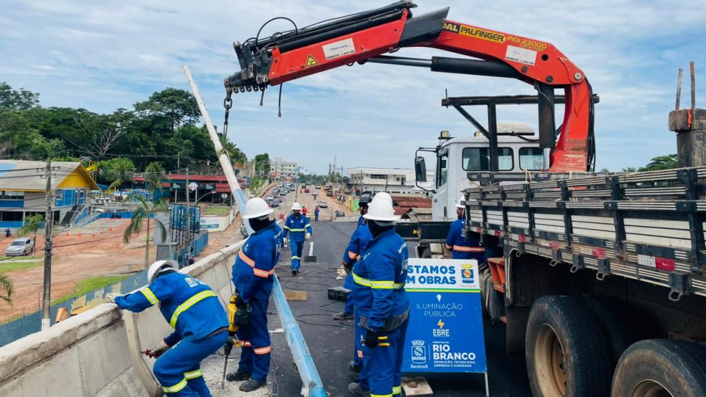 Iluminacao LED no Elevado Mamedio Bittar 6 e1770235625140