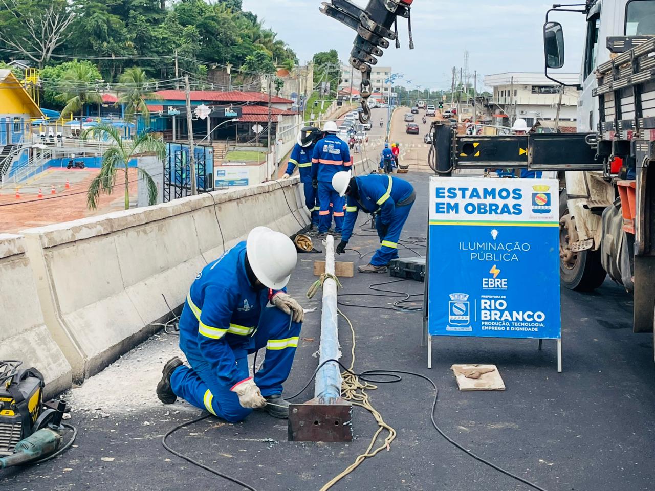 Iluminacao LED no Elevado Mamedio Bittar 8