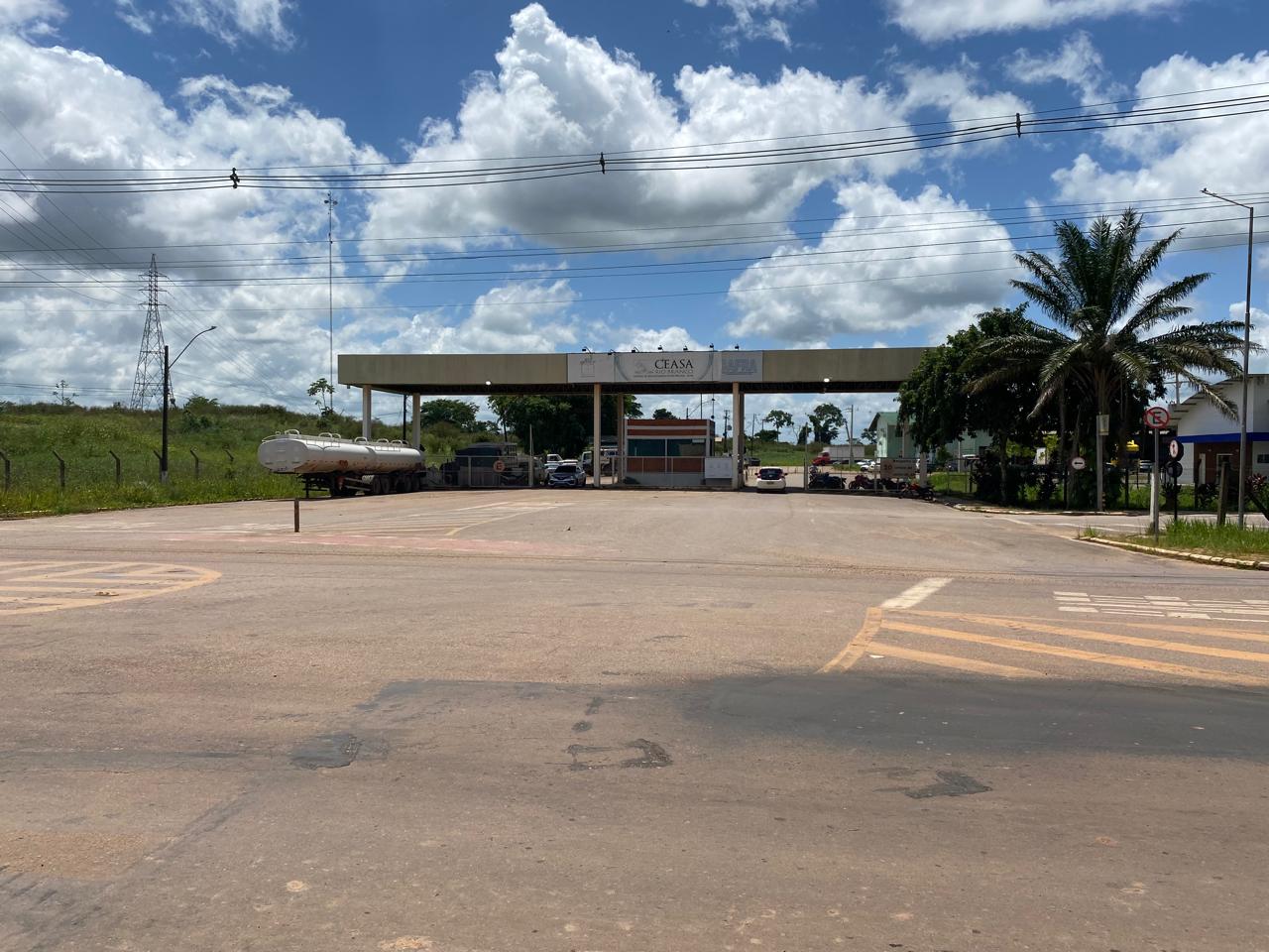 Foto da operação tapa-buracos na Avenida Sobral