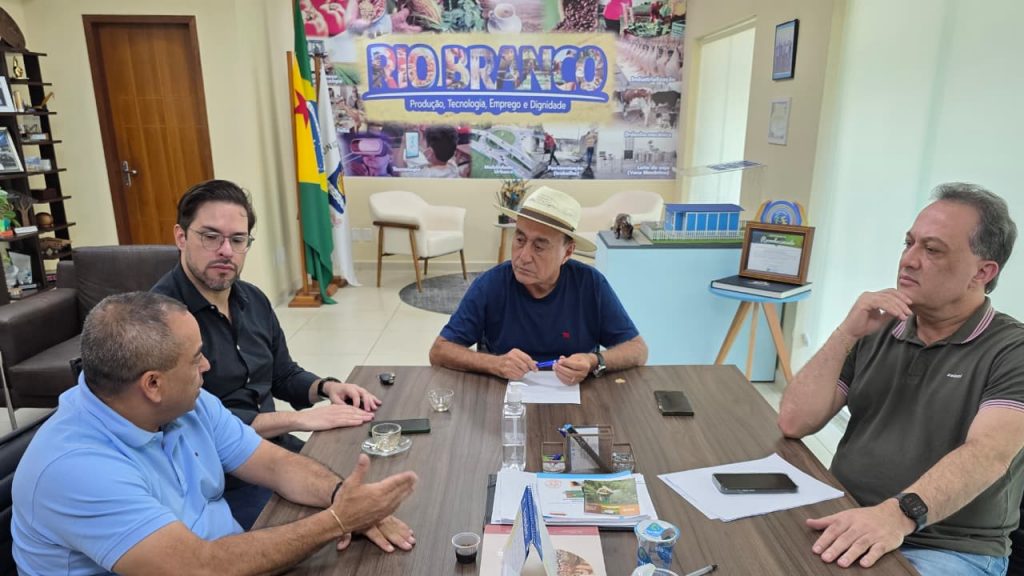 Prefeito de Rio Branco reúne equipe e trabalha na solução do problema do transporte coletivo na capital 1 33421d1e 7d8d 494c ae11 1c2eea42e3af e1773513226541