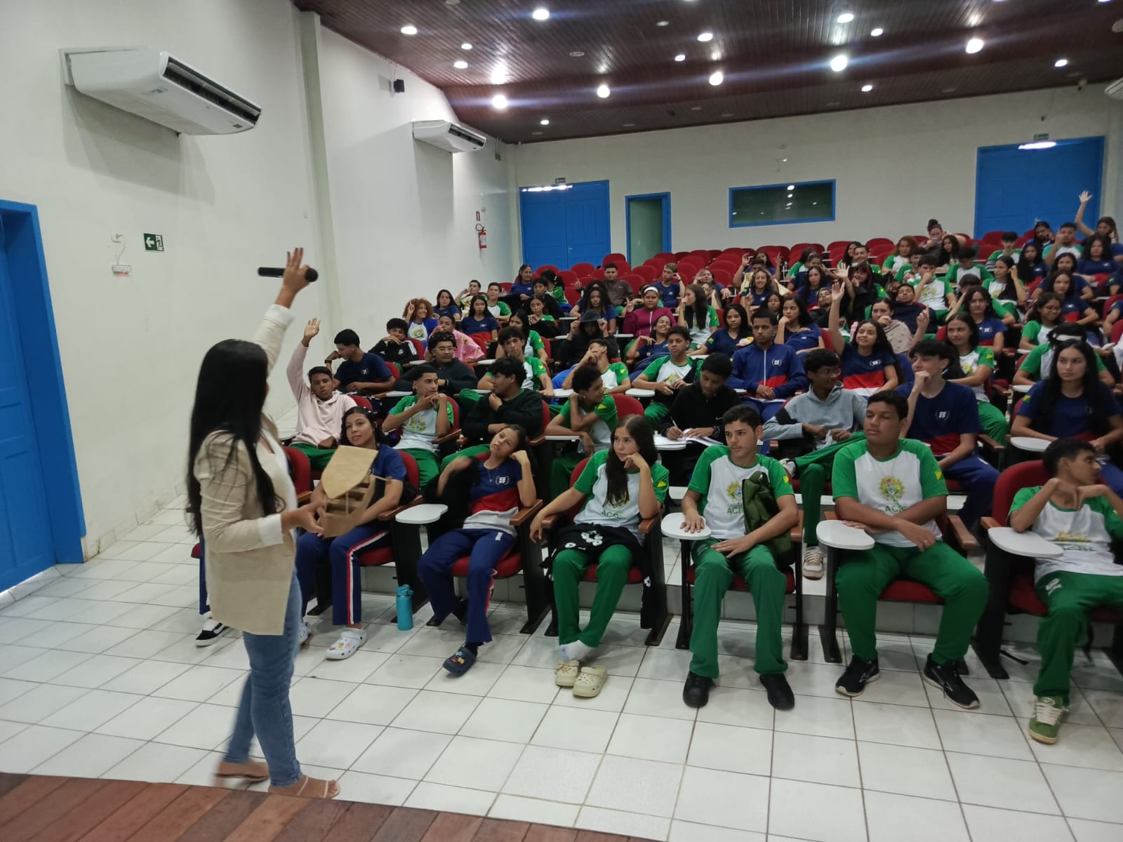 Prefeitura leva palestra sobre água e desigualdades a estudantes da Escola Sebastião Pedrosa 2 55926440 db17 41e1 b3a1 cc5775bae79e