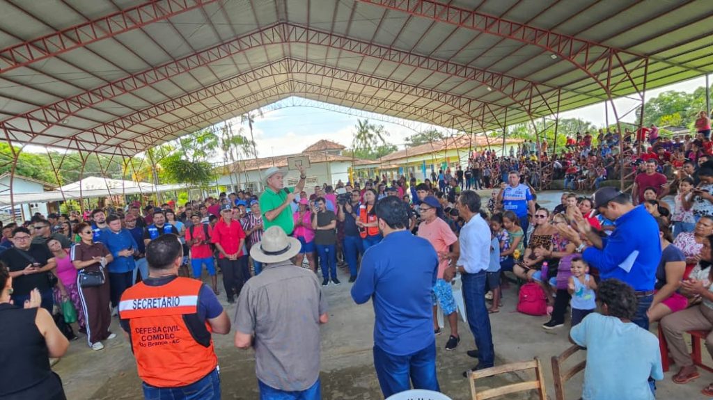 Prefeitura de Rio Branco reforça ação social com a entrega de cestas a produtores rurais afetados 1 Cestas a produtores rurais 2 e1774383271487