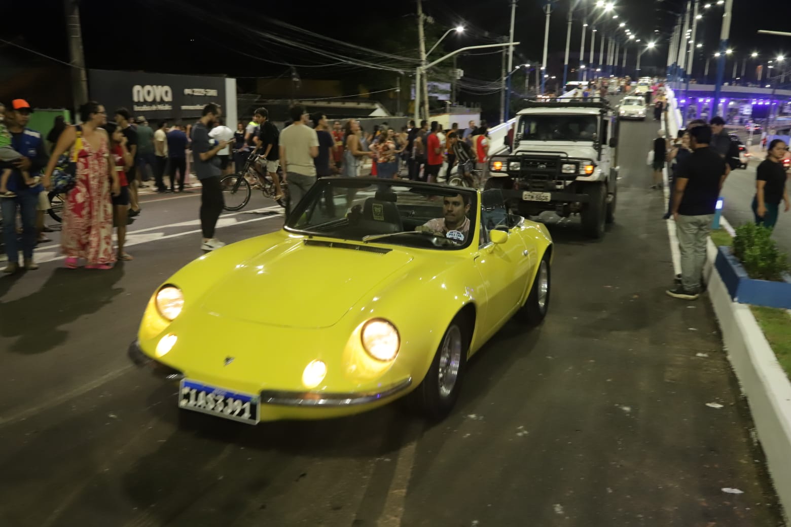 Foto do desfile do Clube de carros