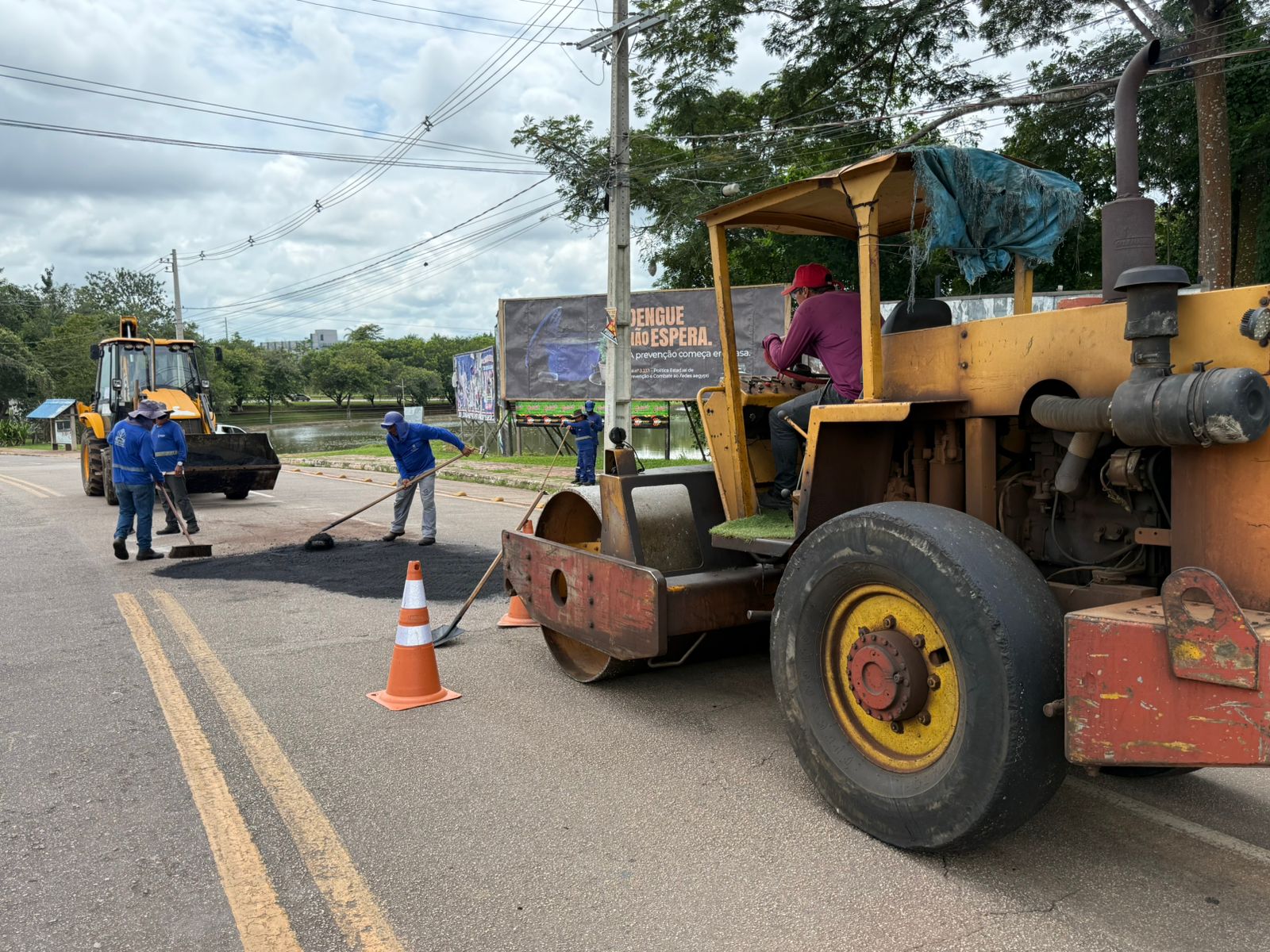 Tapa buraco no Universitario 16