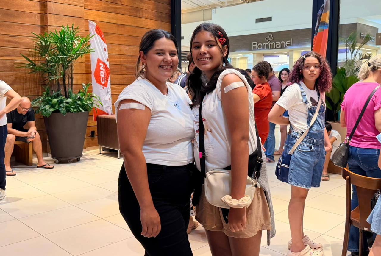 Foto de Dávila Reis e Lívia Andrade