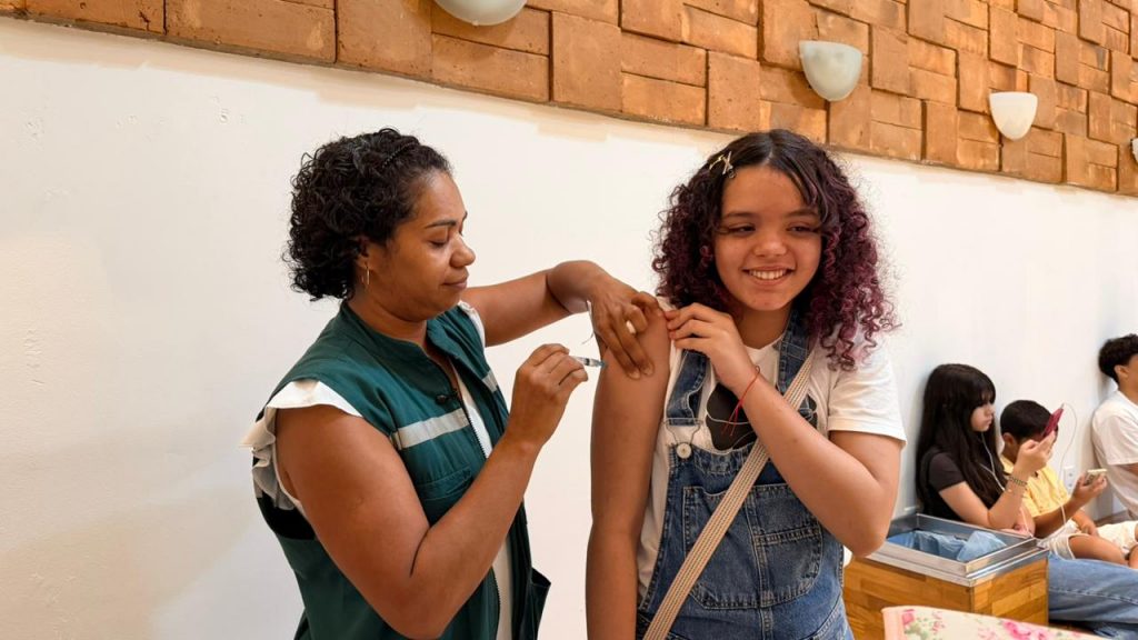 Vacinacao contra Miningite Fotos Bruna Giovanna 17