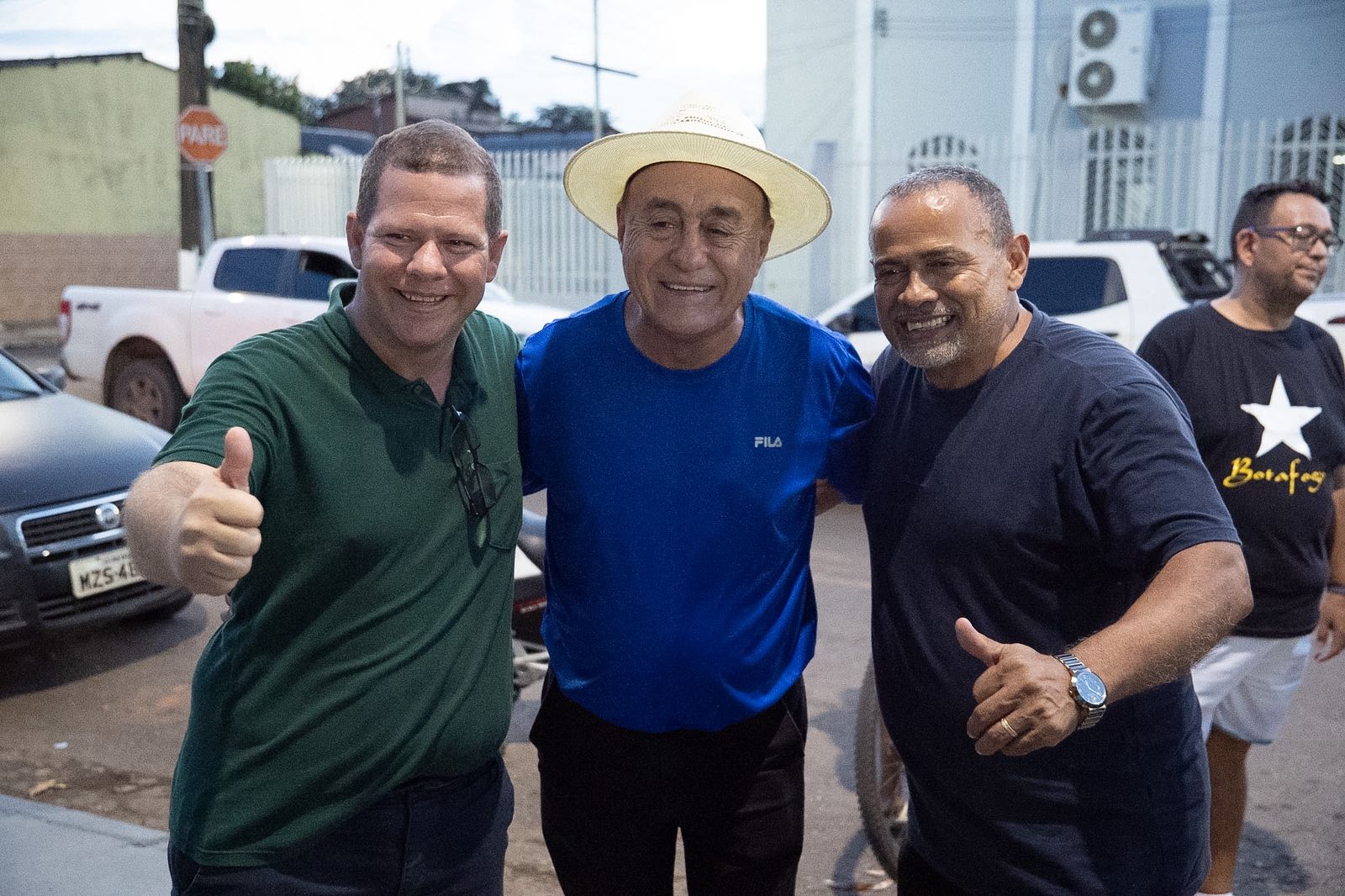 Foto do eito Bocalom com membros da comunidade