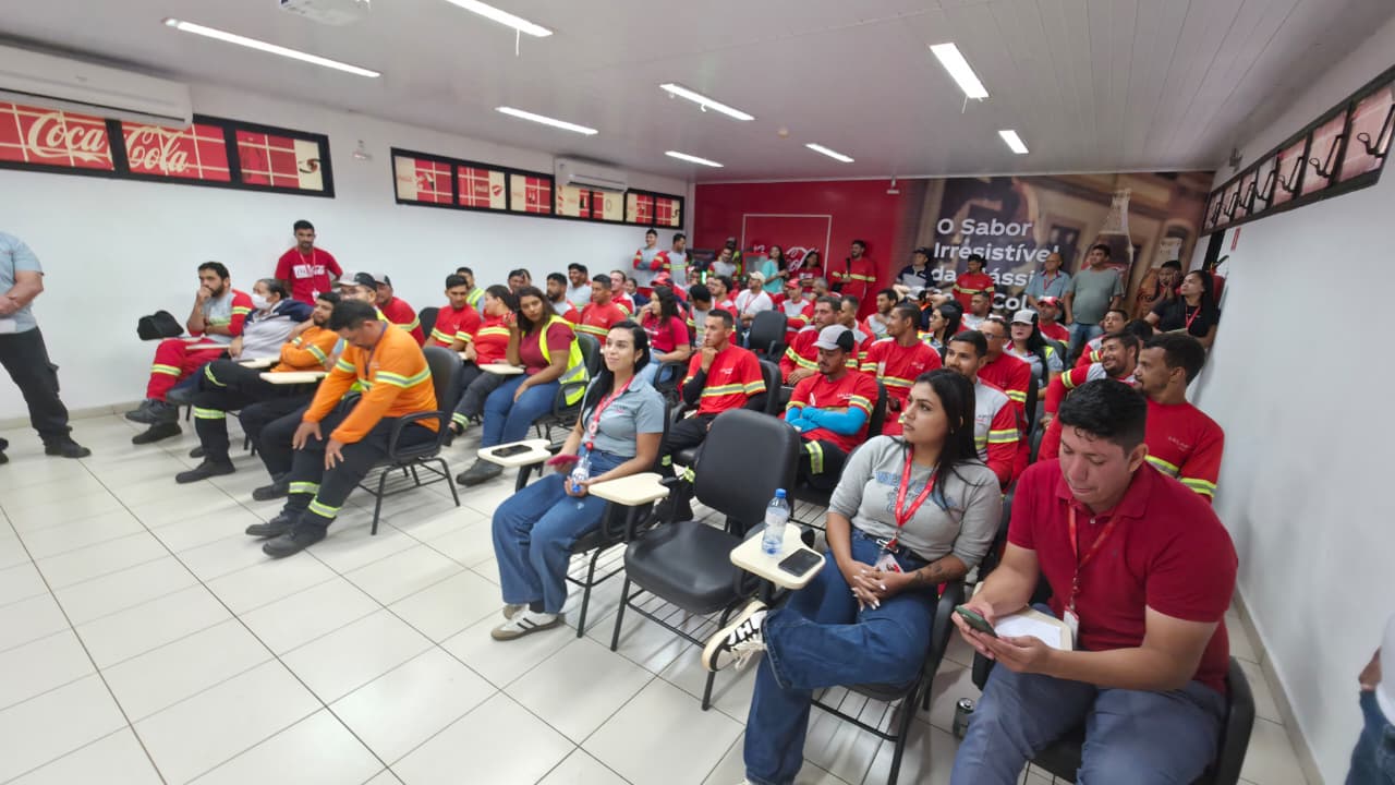 Foto dos colaboradores da empresa Solar Coca-Cola