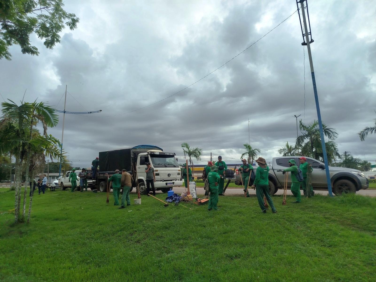 Ao todo 500 mudas serão plantadas no local. (Foto: Secom)