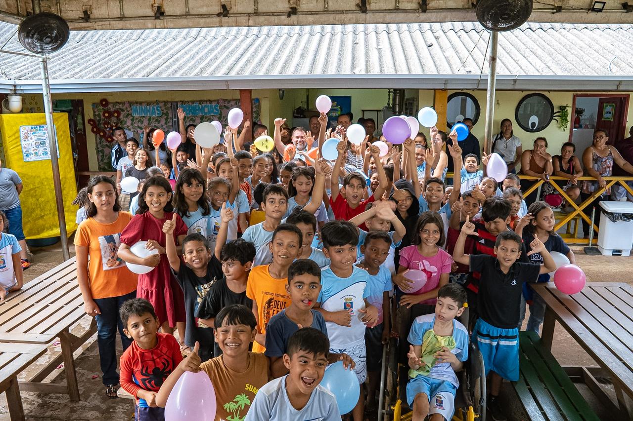 Entrega de onibus escolares 18
