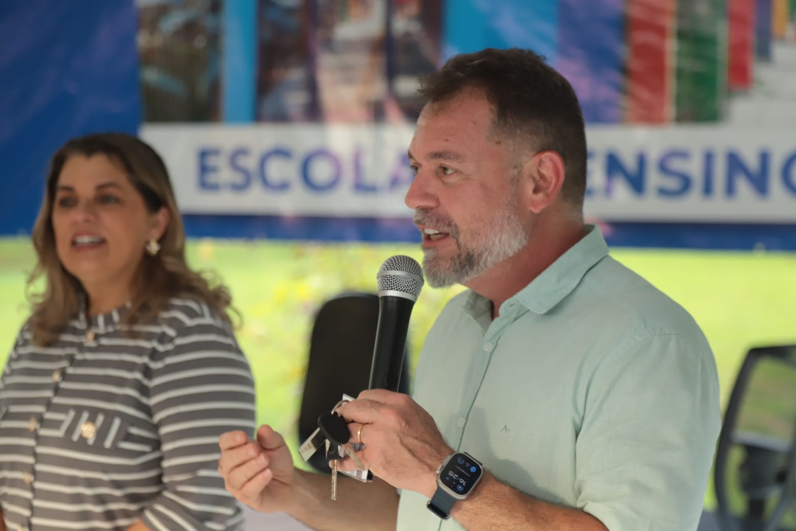 Entrega do onibus Val 20