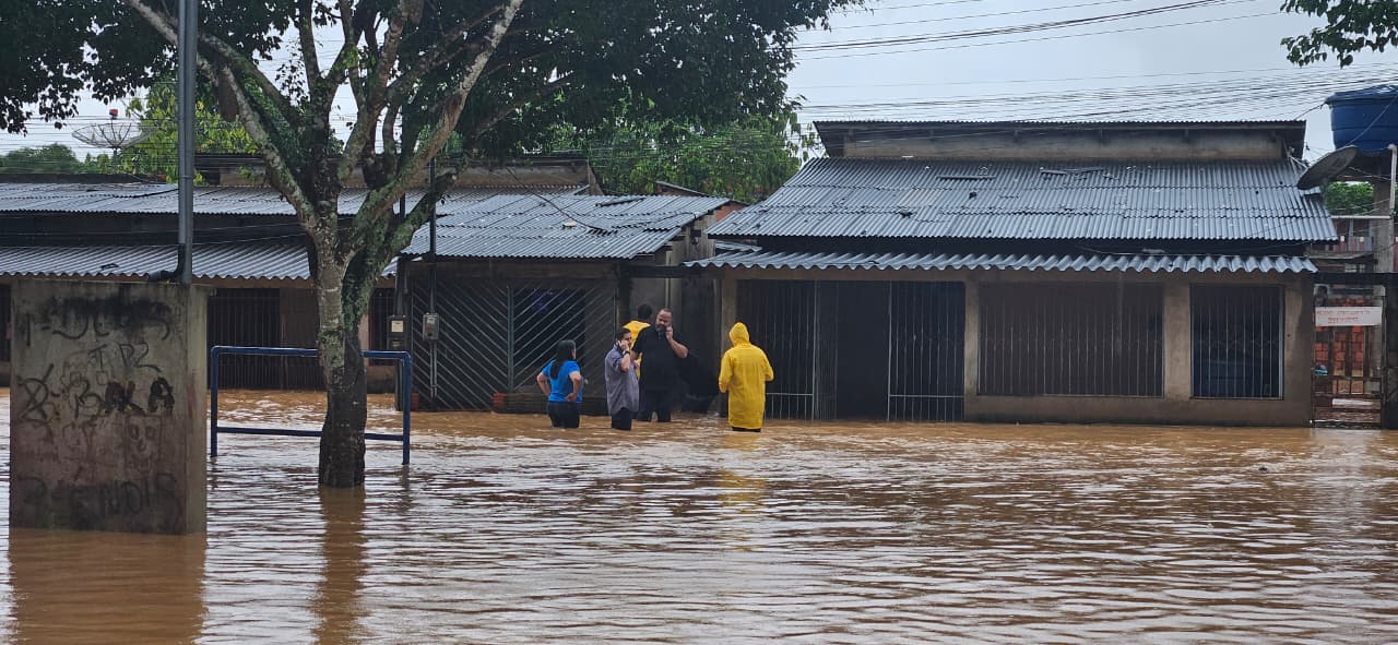 Foto enxurrada bairro Plácido de Castro