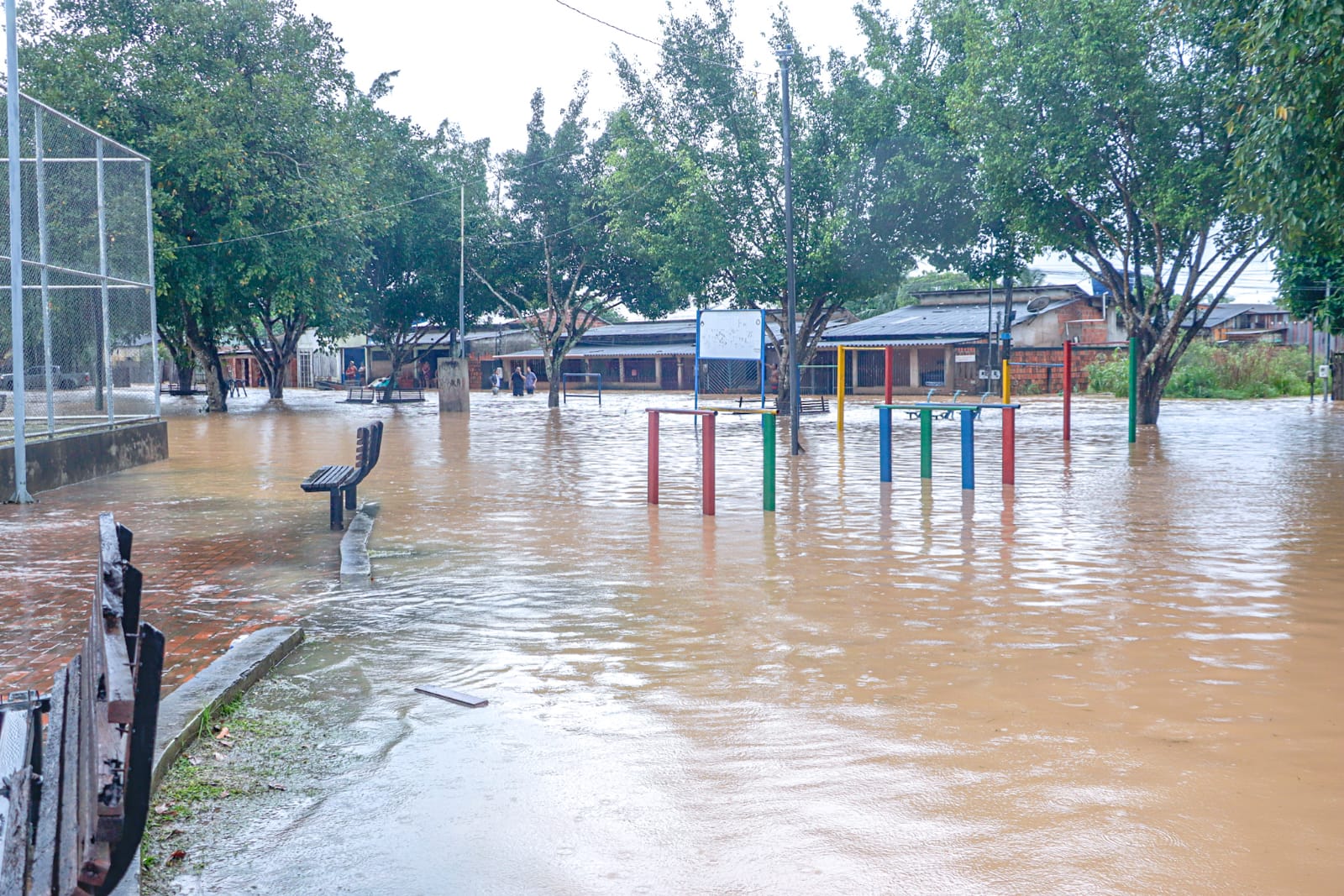 Foto de enxurrada no bairro Plácido de Castro