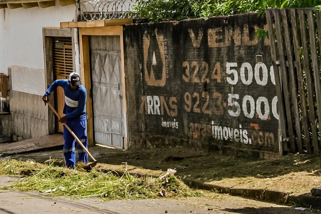 Prefeitura realiza mutirão de limpeza na parte alta de Rio Branco 5 Mutirao de Limpeza Fotos Anderson Oliveira 21