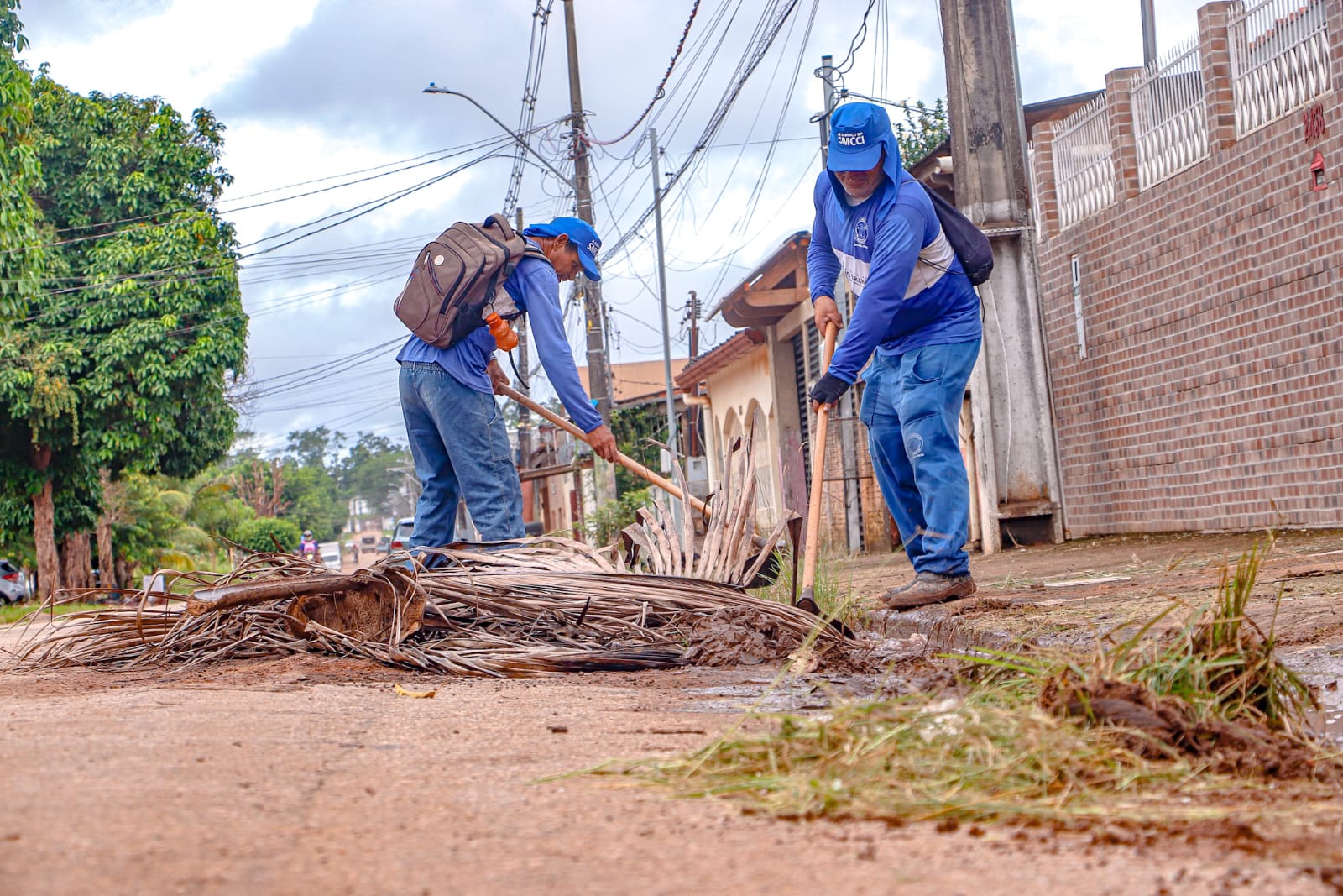 Mutirao de limpeza Baixada 25