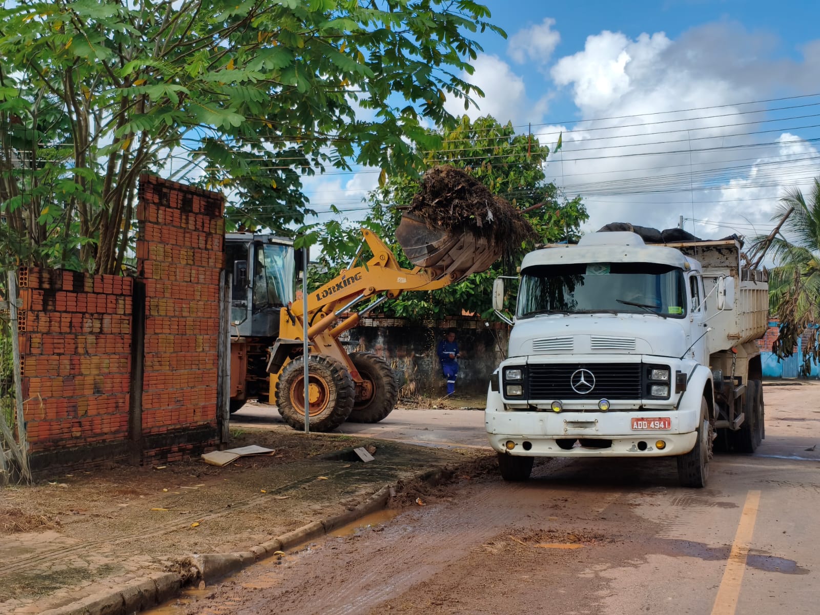 Mutirao de limpeza no Segundo Distrito 10