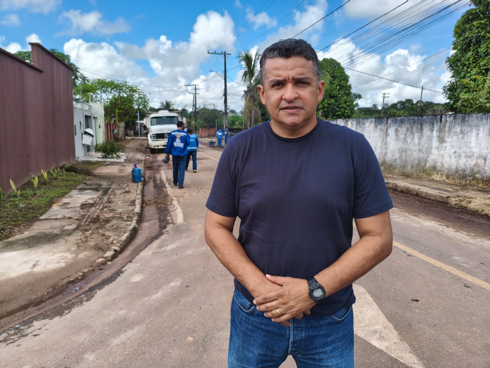 Mutirao de limpeza no Segundo Distrito 12