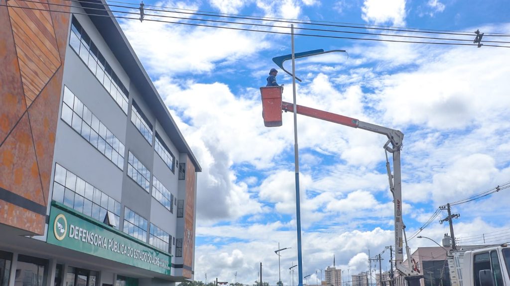 Prefeitura de Rio Branco intensifica obras de infraestrutura durante estiagem 2 Obras de infraestrutura durante estiagem 3 e1777493218221