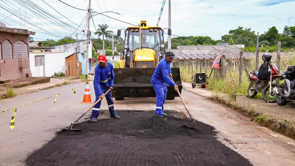 Prefeito de Rio Branco acompanha Operação Tapa-Buraco no bairro Ouricuri 2 Operacao tapa buracos Ouricuri Rua Uirapuru 4 e1776352134163