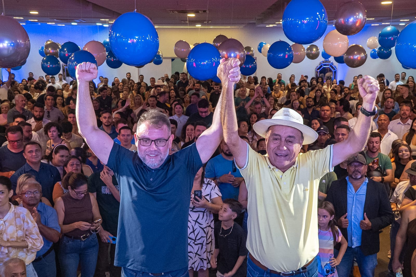 Foto de Alysson e Bocalom 