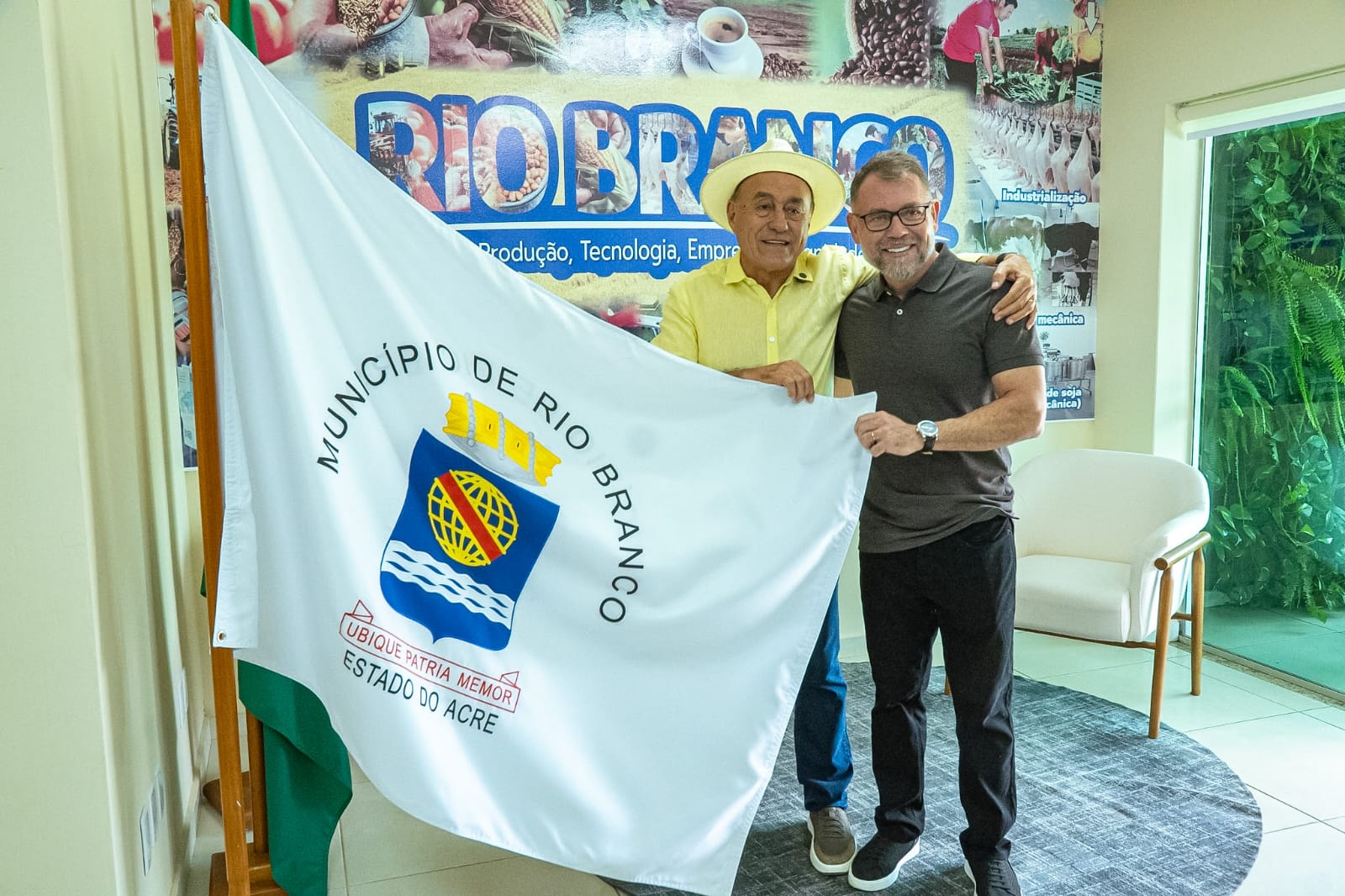 Foto do ex-prefeito Tião Bocalom e do prefeito Alysson Bestene