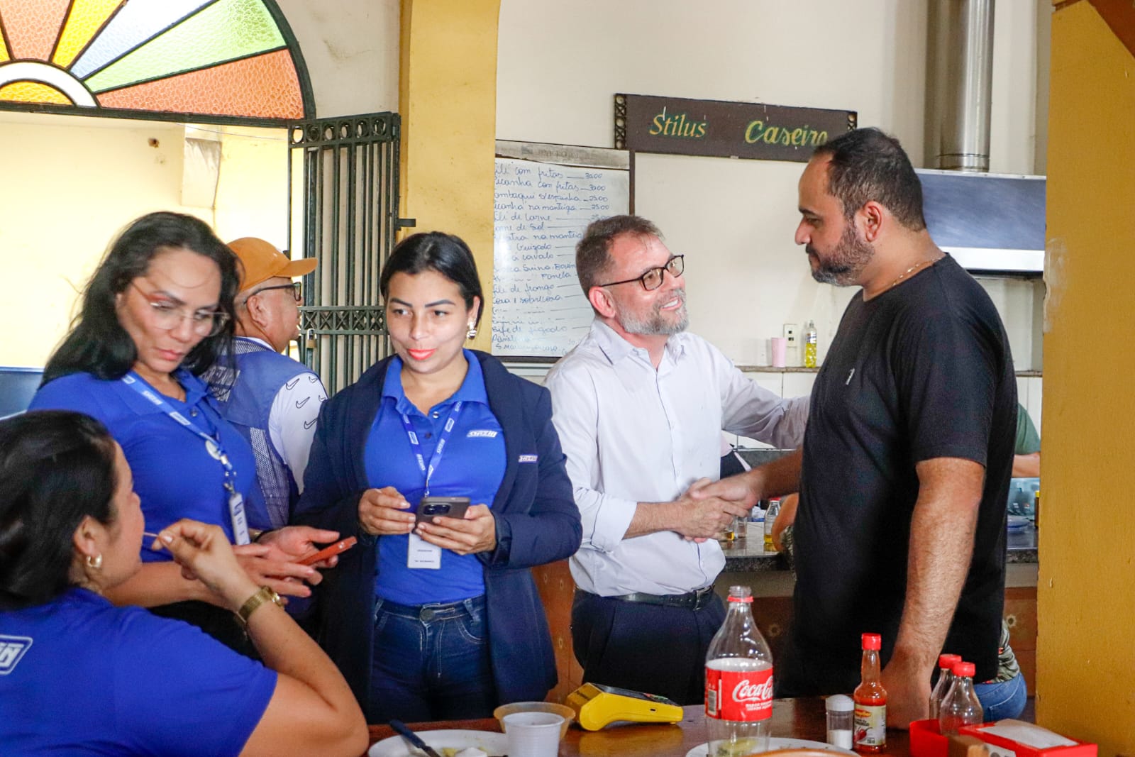 Foto do prefeito no Mercado Velho
