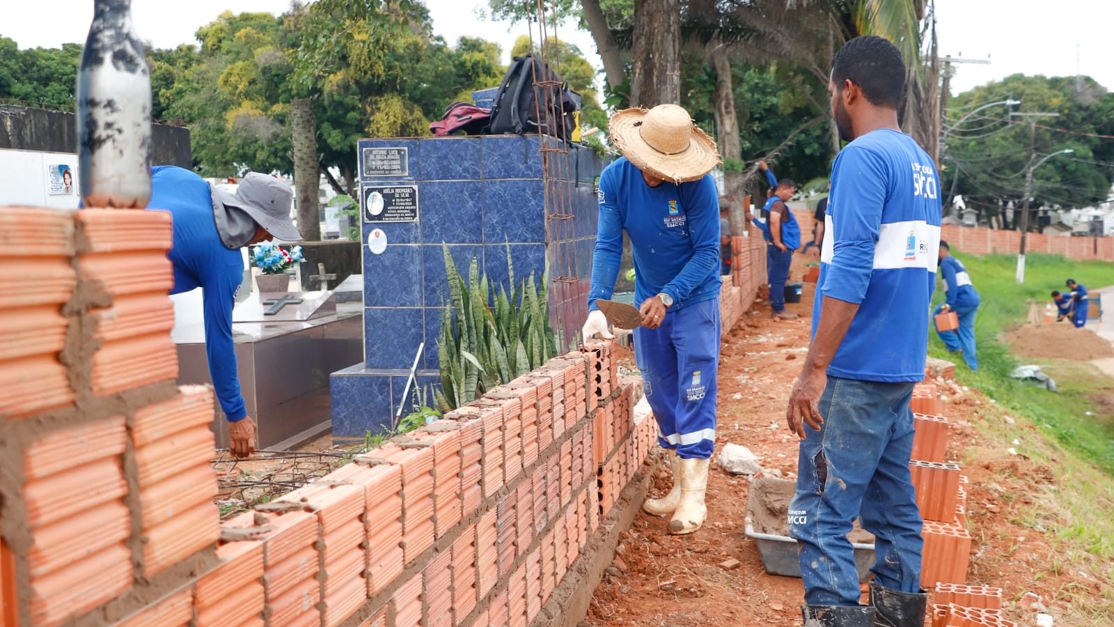 Prefeitura de Rio Branco avança na recuperação de cemitérios e intensifica serviços de limpeza urbana