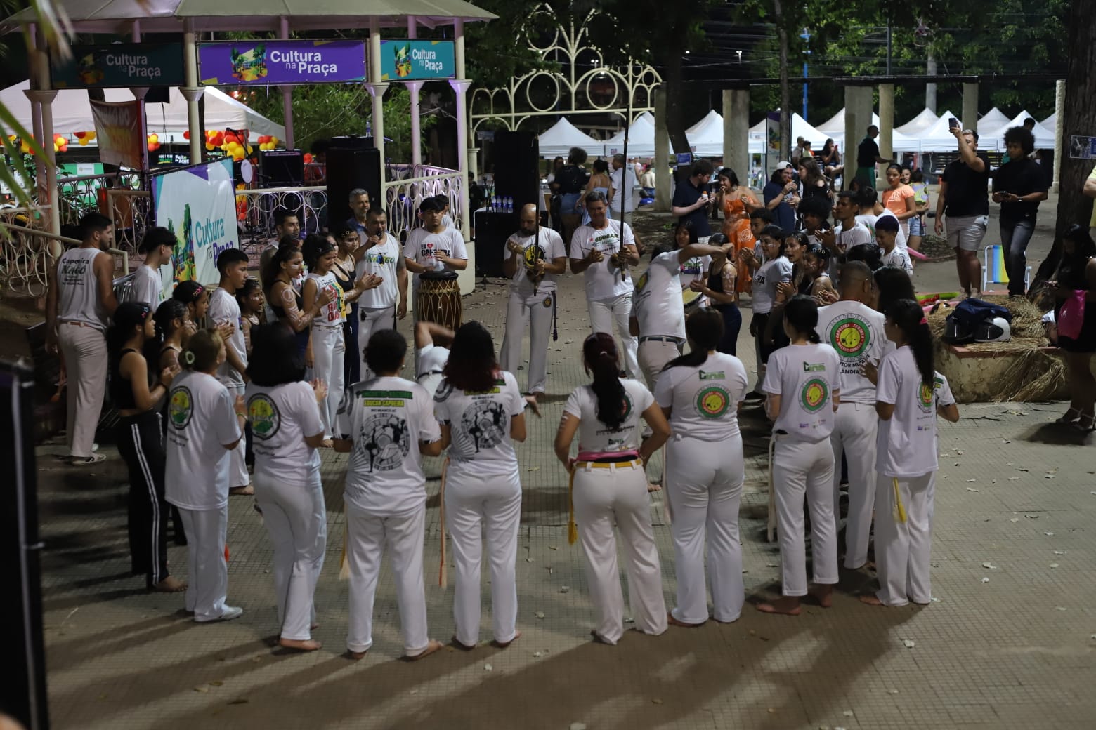 Foto apresentação de Capoeira