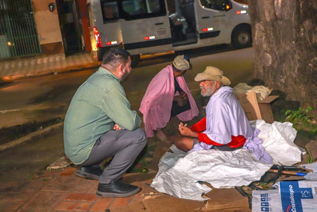 Prefeitura intensifica entrega de agasalhos e cobertores para população em situação de rua em Rio Branco 2 Fotos galeria 5