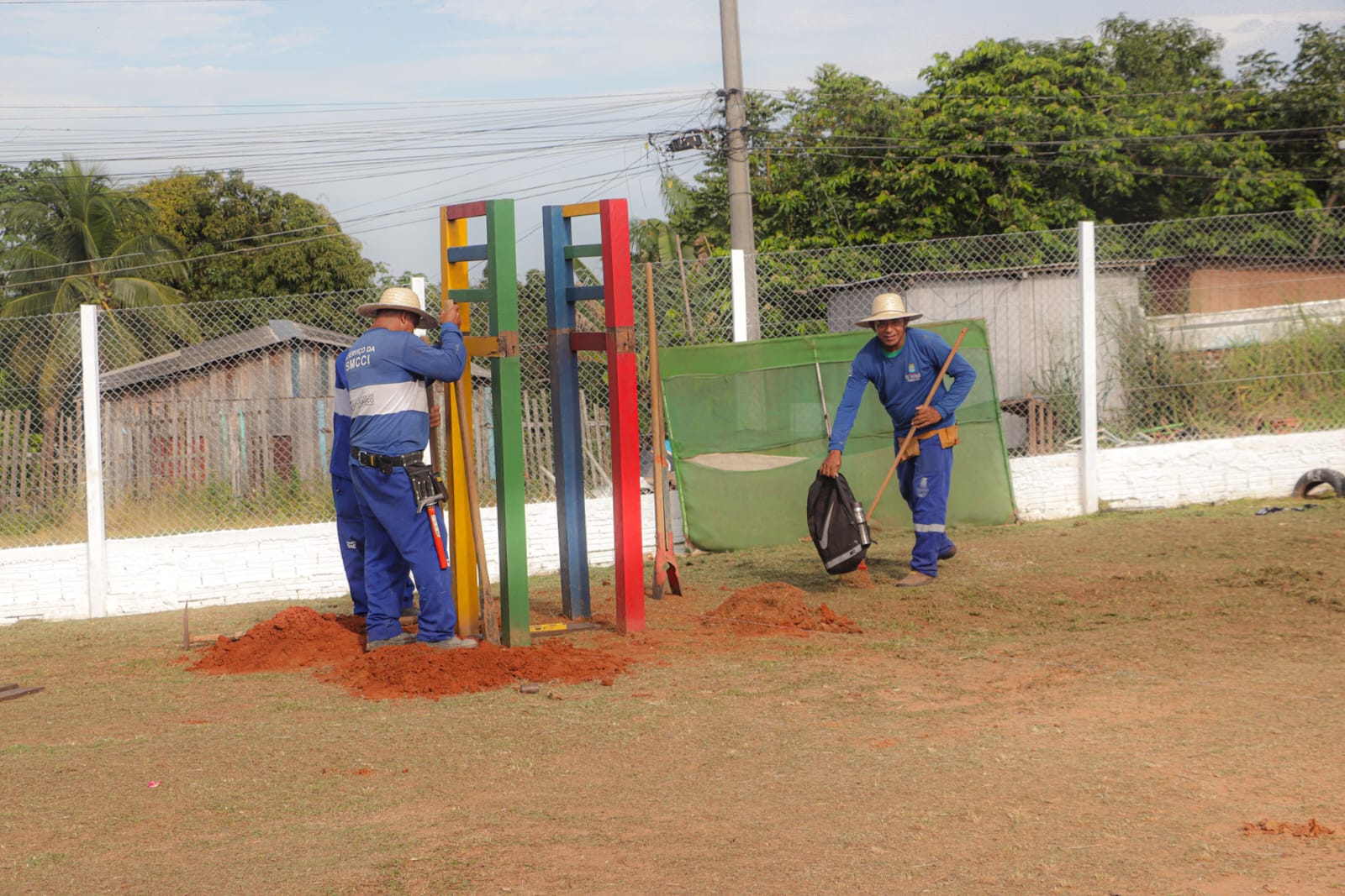 Foto de revitalização no parquinho do Educandário