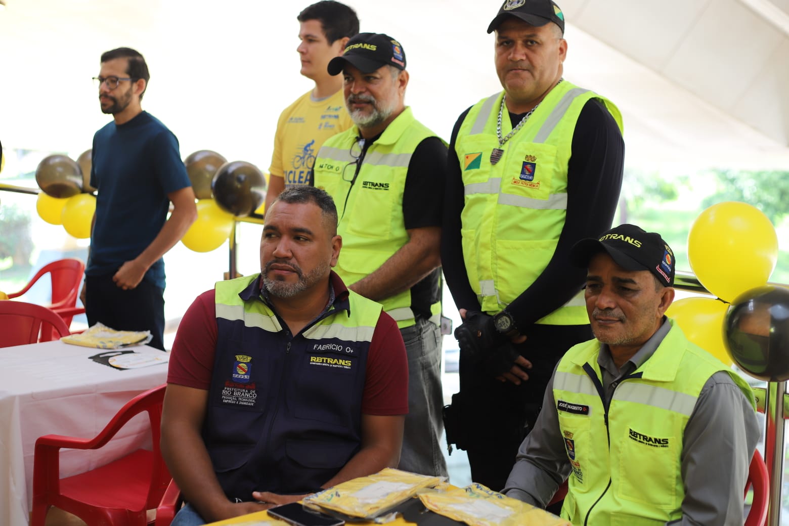Foto de agentes de trânsito