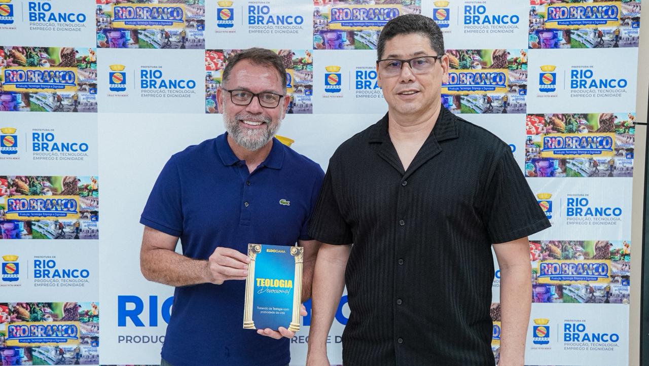 Foto do prefeito Alysson Bestene e do pastor Eldo Gama