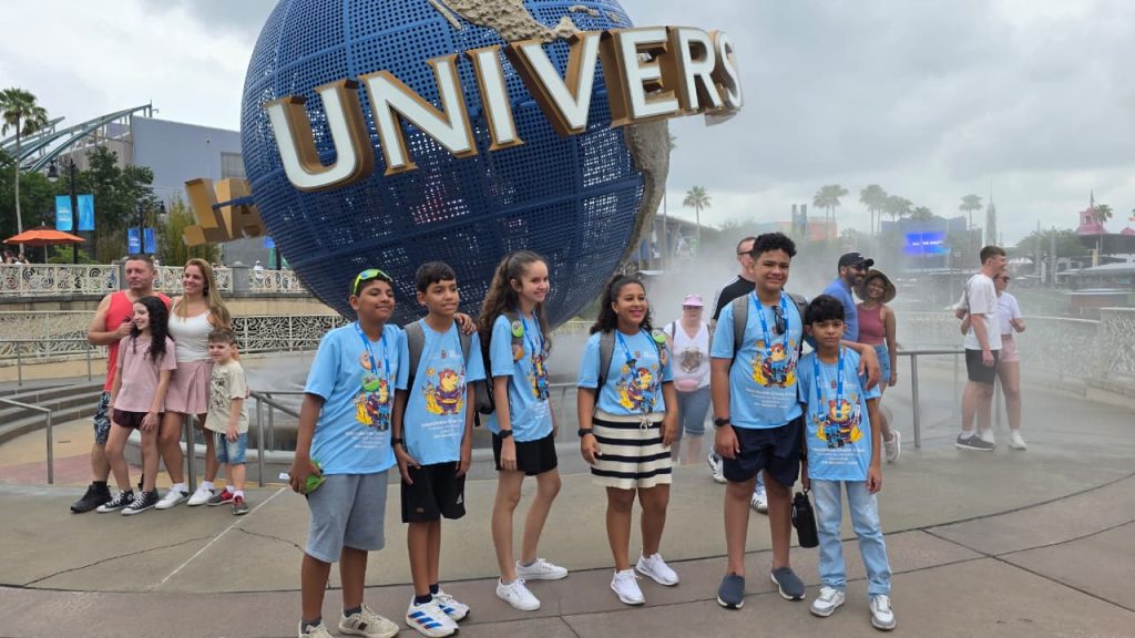Estudantes da educação municipal vivem dia de aventura e tecnologia na Universal Studios 6 WhatsApp Image 2026 05 12 at 21.17.06