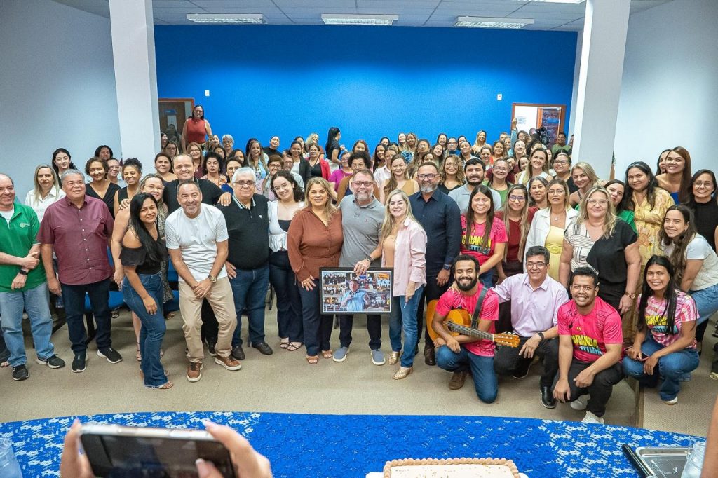 Prefeitura celebra Dia das Mães e destaca avanços da Educação Municipal em Rio Branco 6 WhatsApp Image 2026 05 15 at 13.33.02 2