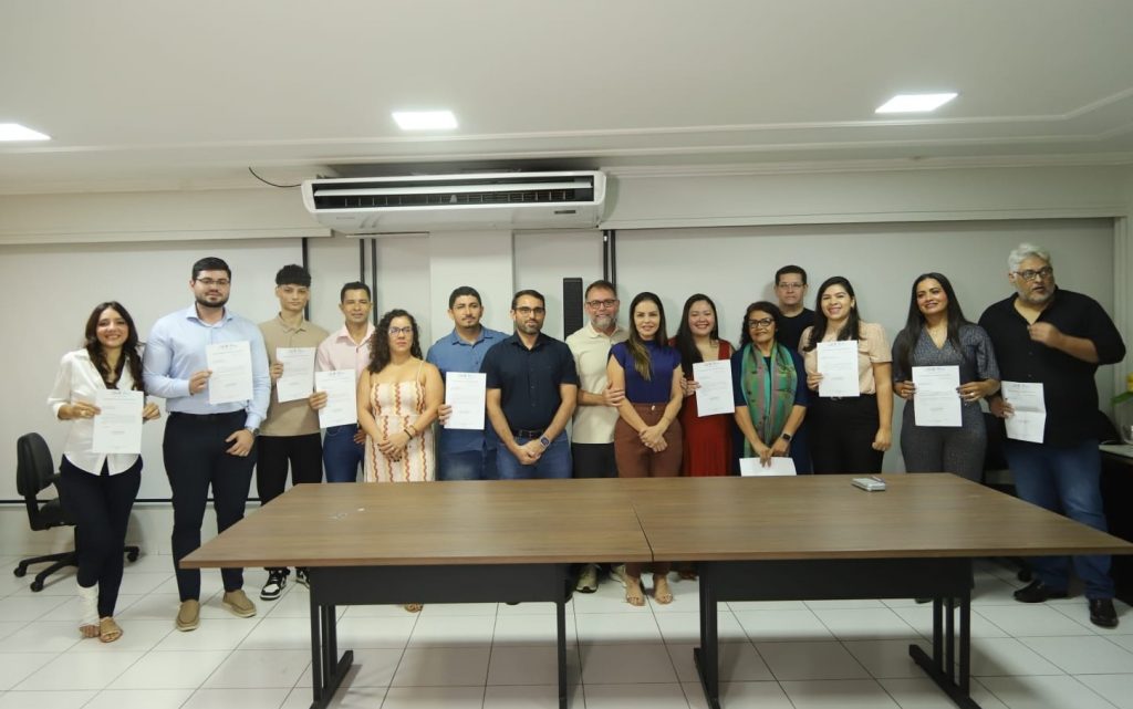Prefeitura de Rio Branco reforça quadro efetivo com posse de novos servidores municipais 1 posse novos servidores Val Fernandes 2 1