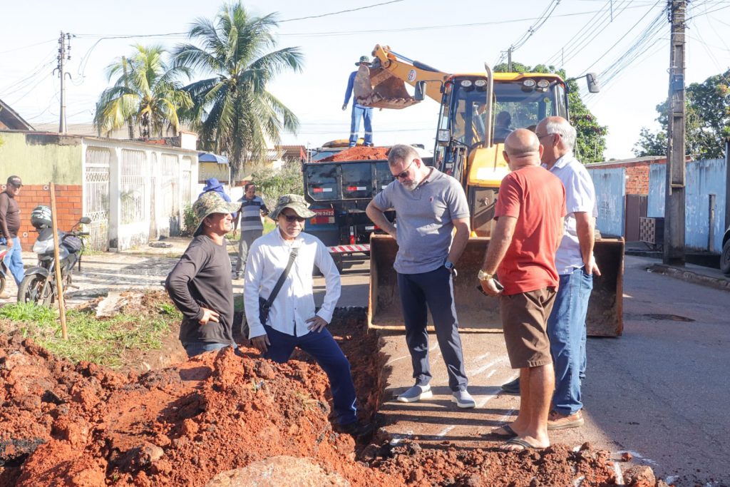 Prefeito de Rio Branco acompanha revitalização da Rua 12 de Outubro no bairro Placas 1 revitalizacao bairro placas marcos araujo