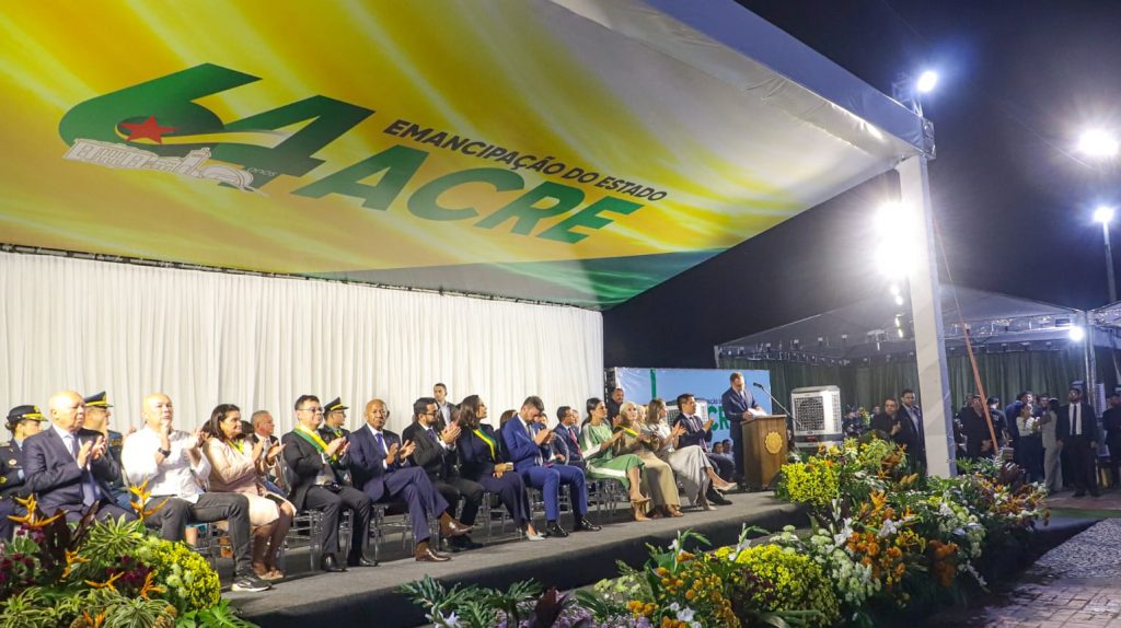 Prefeito de Rio Branco prestigia celebração histórica pelos 64 anos de emancipação política do Acre 3 64 anos do Acre VAL 19 e1781617407544