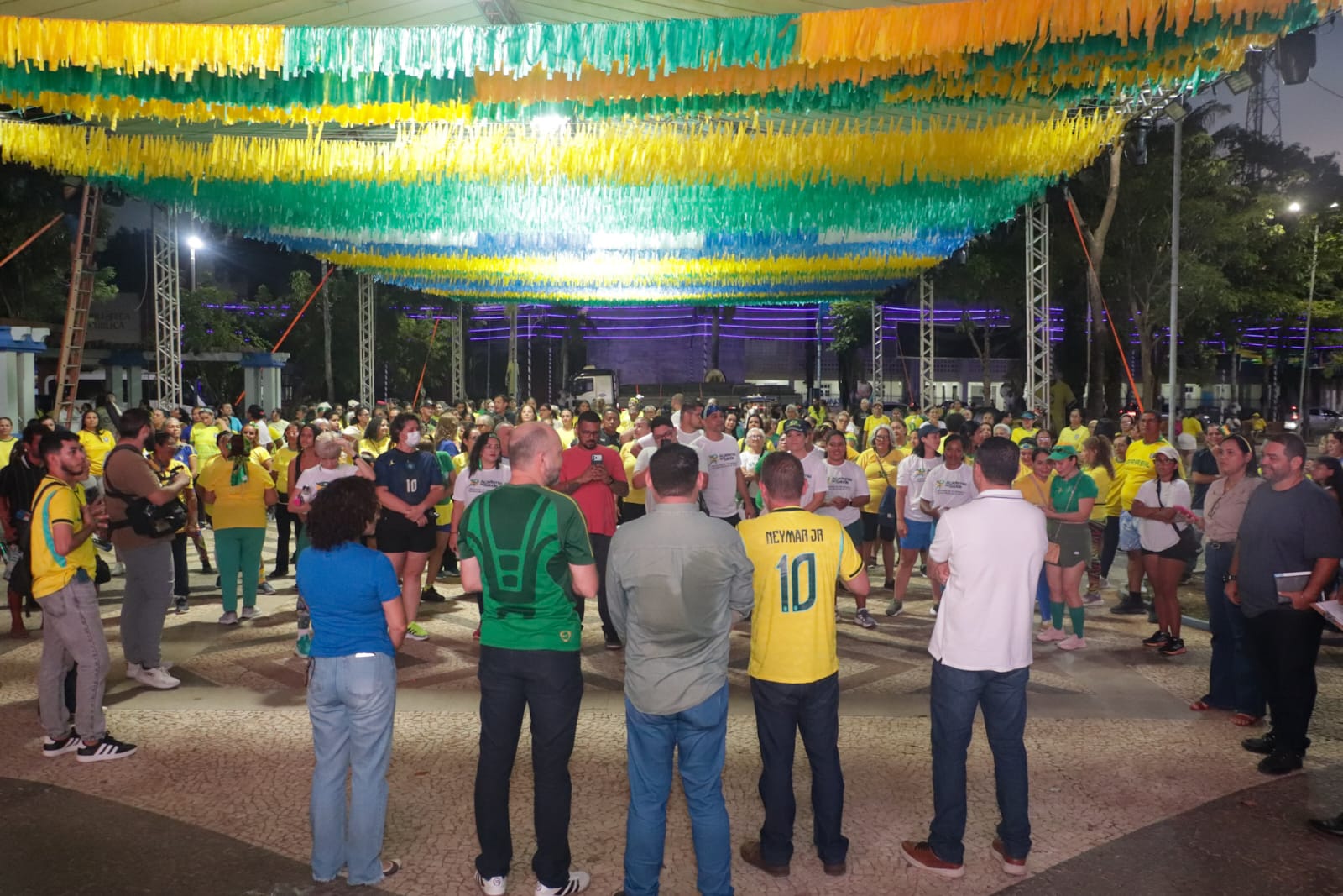 Prefeitura realiza Aulão da Torcida e reúne mais de 200 pessoas na Praça da Revolução 18 AULAO TORCIDAMA 11.06 18